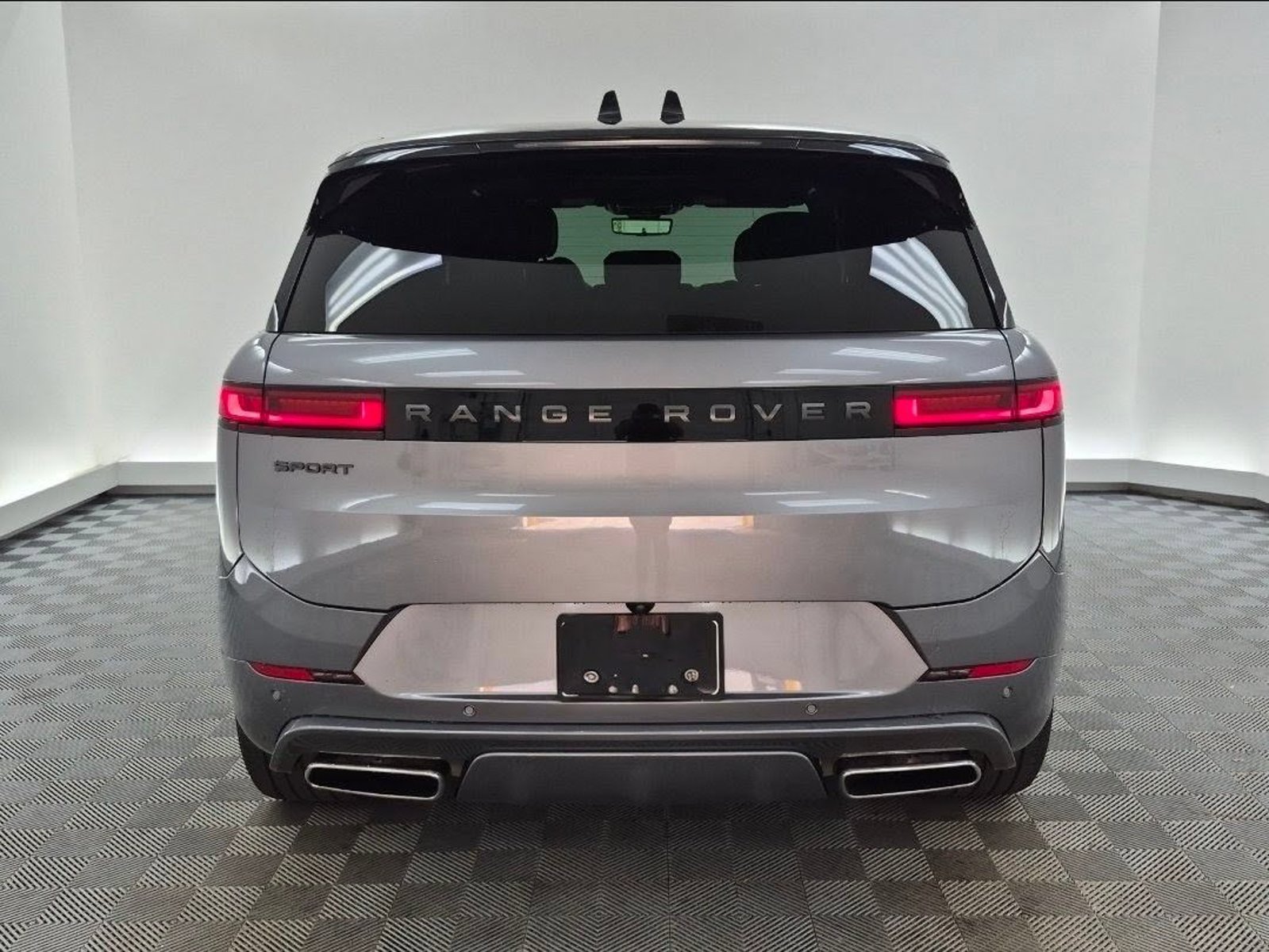 Used 2024 Land Rover Range Rover Sport Dynamic SE AWD/4WD image 11