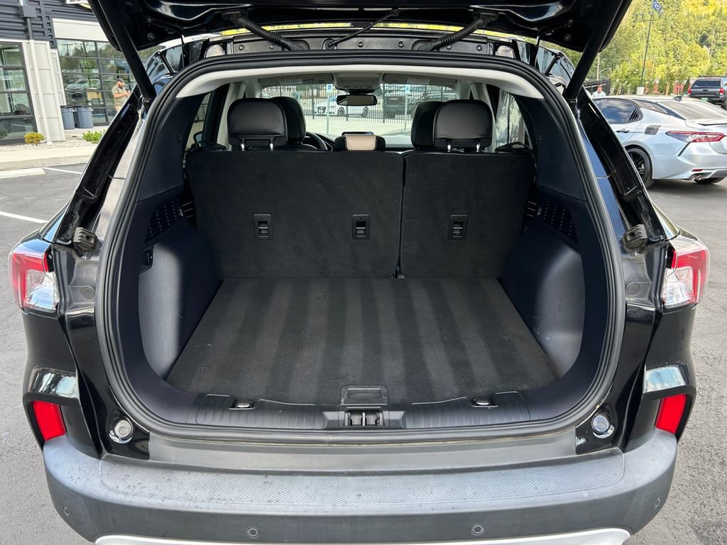 Used 2022 Ford Escape Titanium w/ Class II Trailer Tow Package image 26