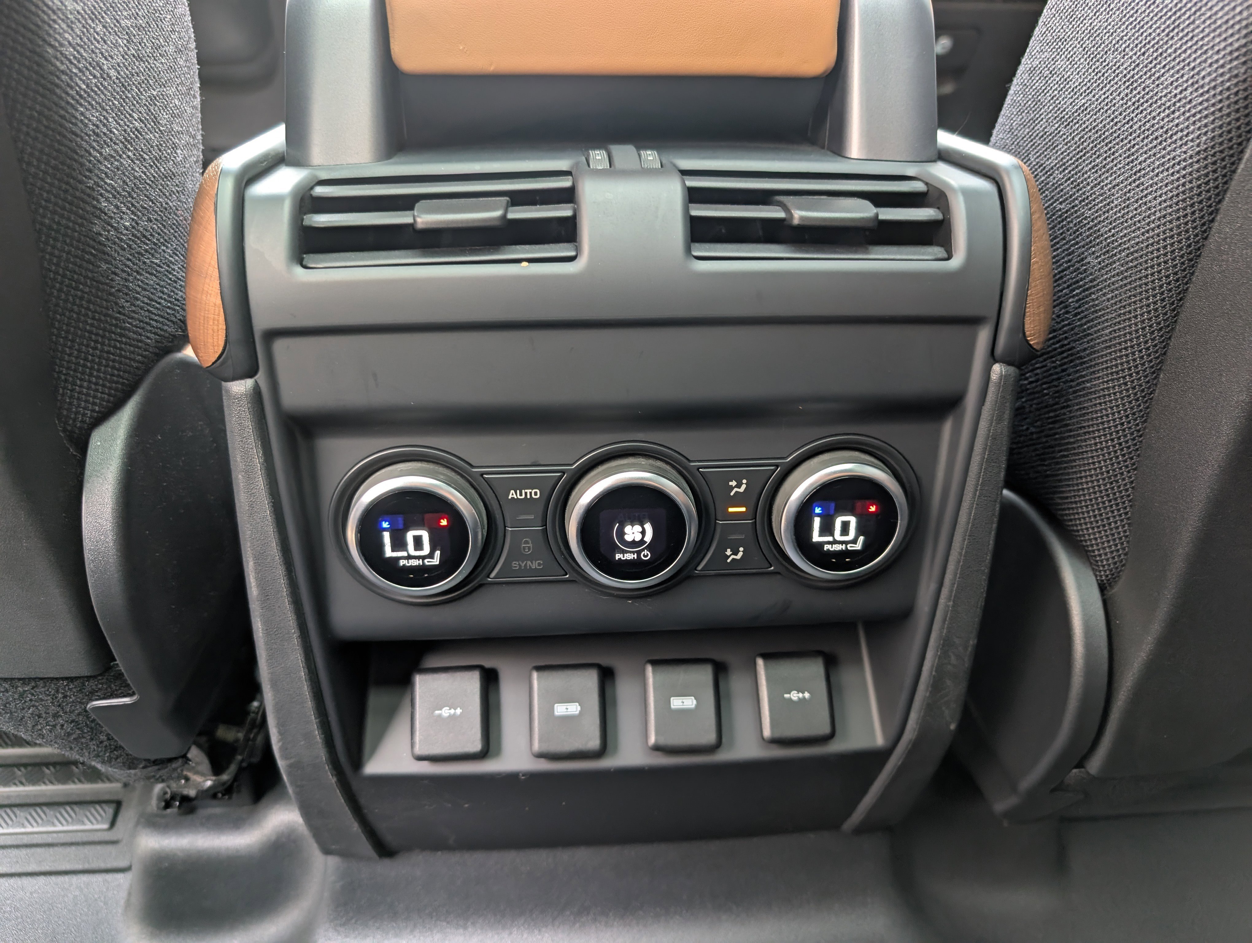 Used 2020 Land Rover Defender 110 X image 22