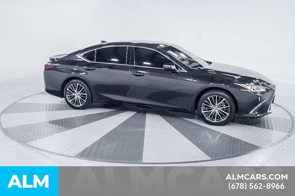 Used 2024 Lexus ES 300h w/ Premium Package image 13