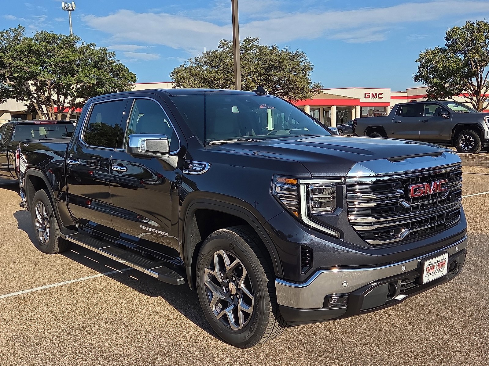 New 2026 GMC Sierra 1500 SLT image 5