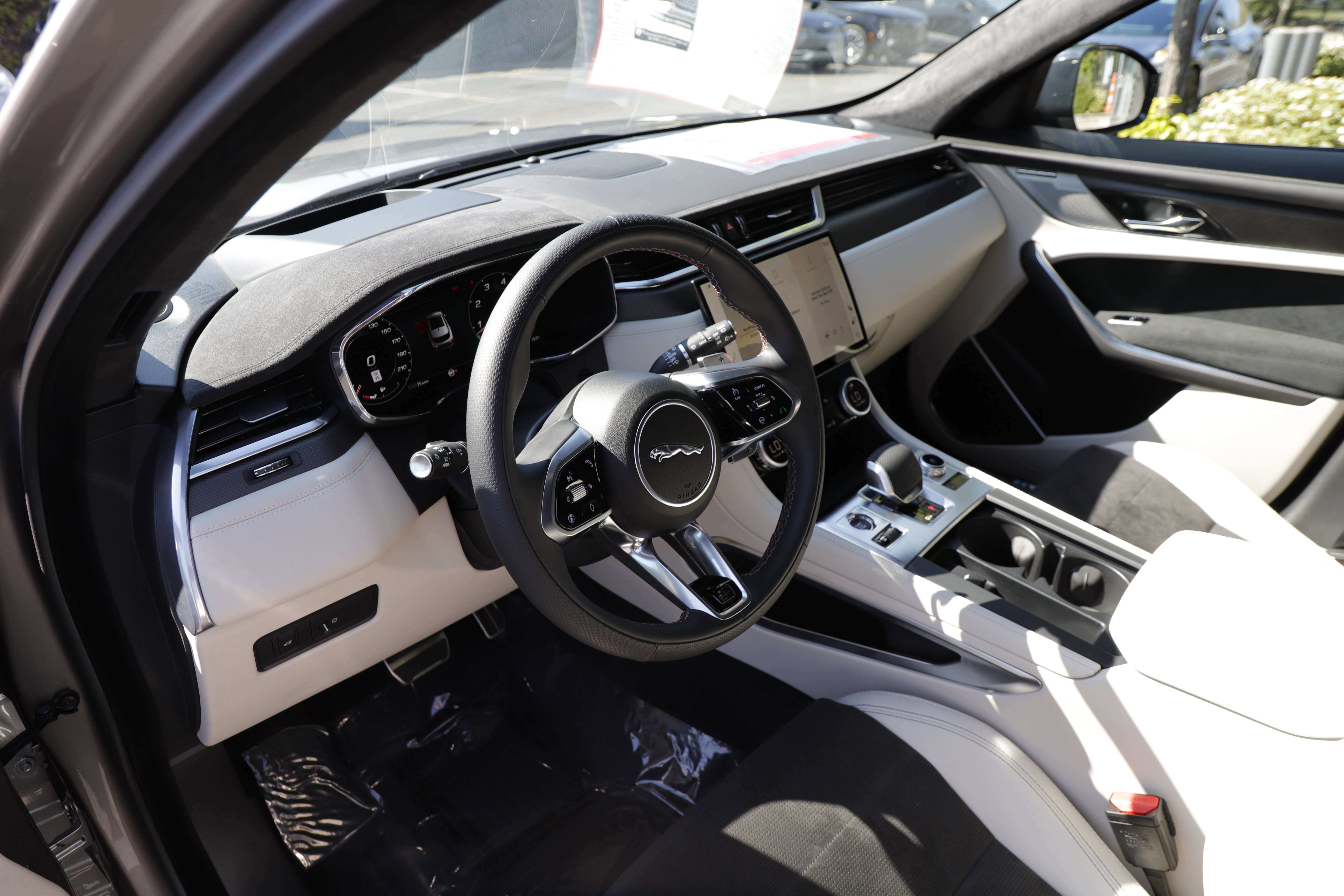 New 2026 Jaguar F-PACE SVR AWD/4WD image 17