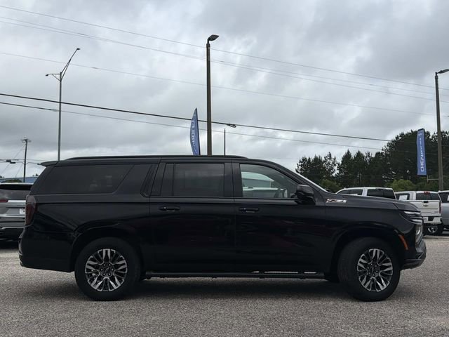 Used 2025 Chevrolet Suburban Z71 AWD/4WD image 5
