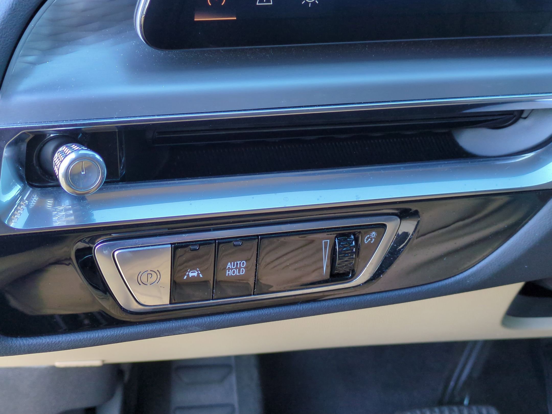 Certified 2024 Cadillac Lyriq Sport w/ Nappa Leather Package image 18