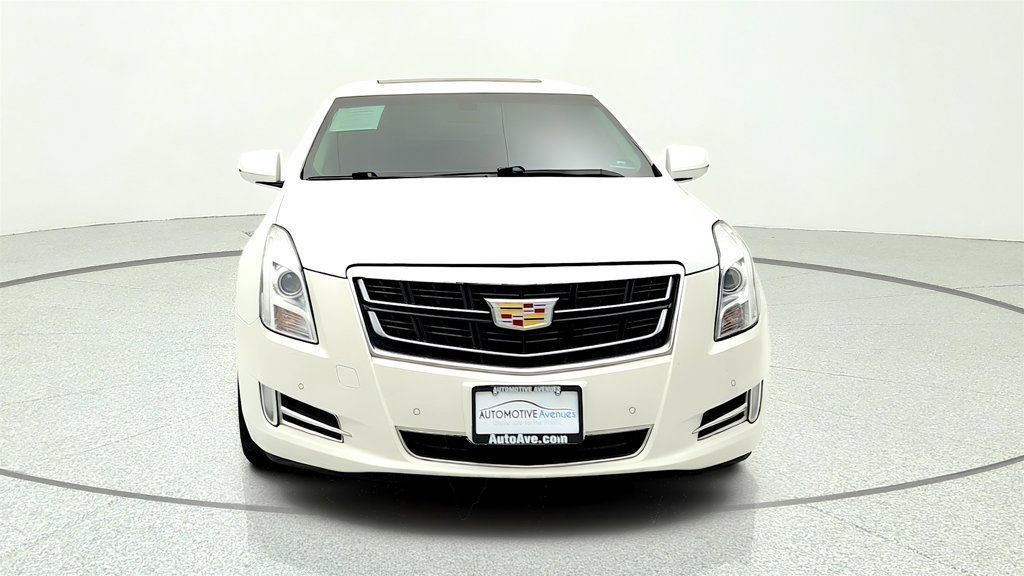 Used 2017 Cadillac XTS Luxury AWD/4WD image 2