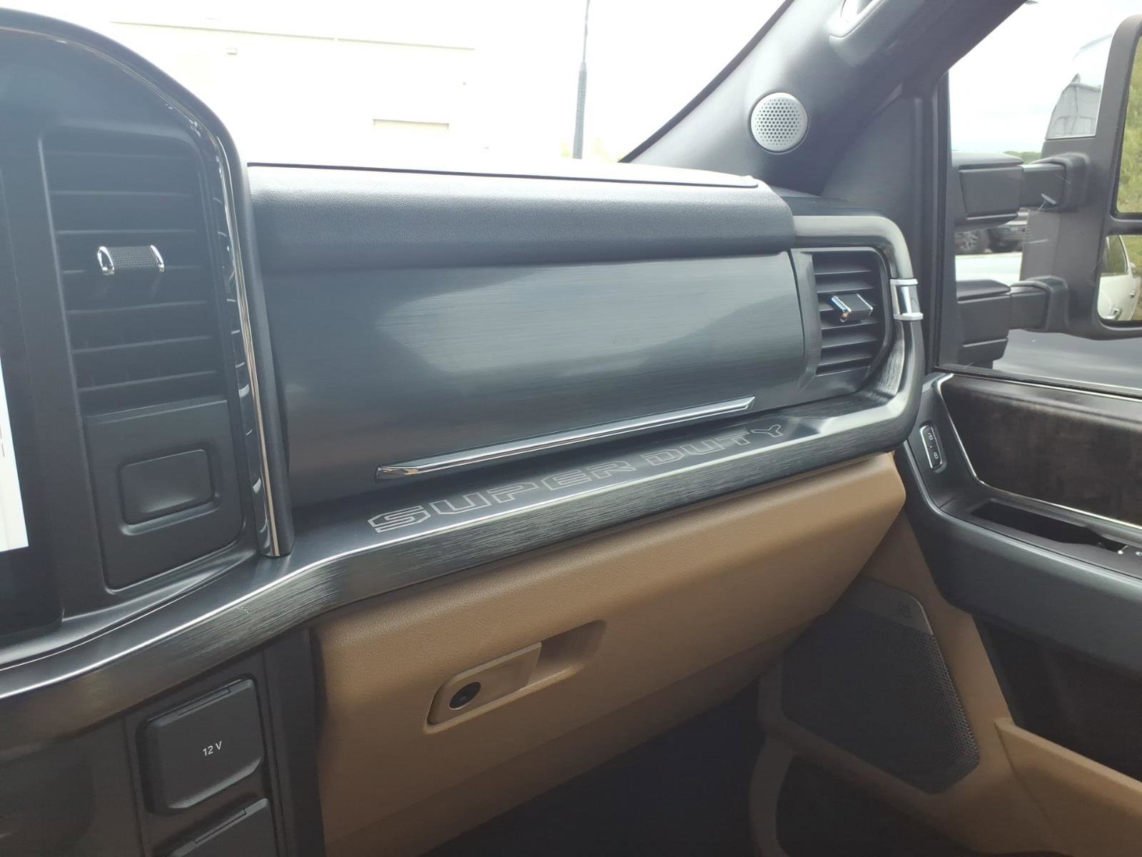 Used 2024 Ford F250 Lariat w/ Lariat Ultimate Package AWD/4WD image 18