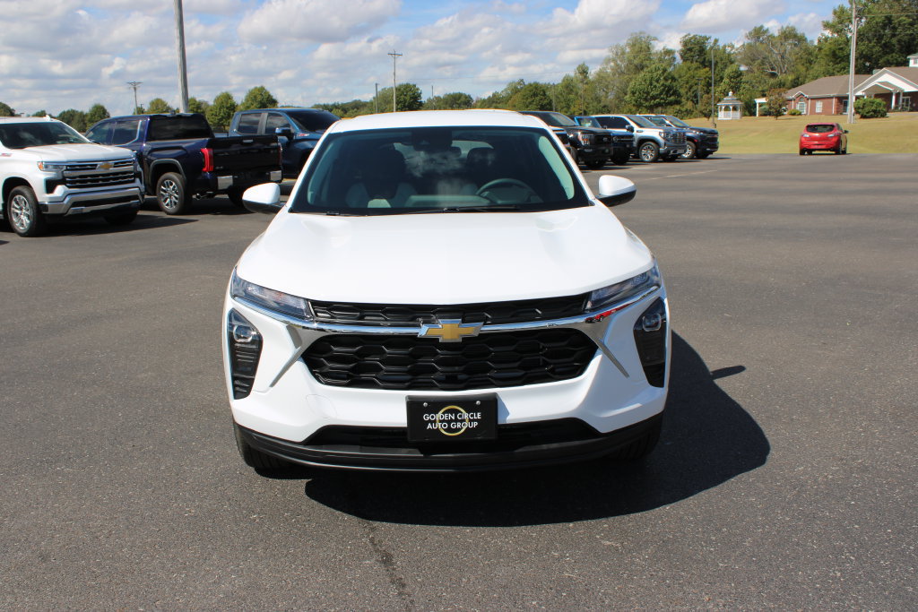 New 2026 Chevrolet Trax LS w/ LS Convenience Package FWD image 3
