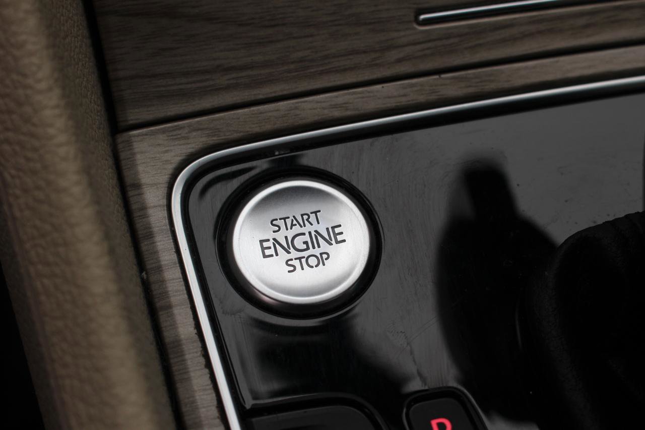 Used 2017 Volkswagen Passat 1.8T SE image 28