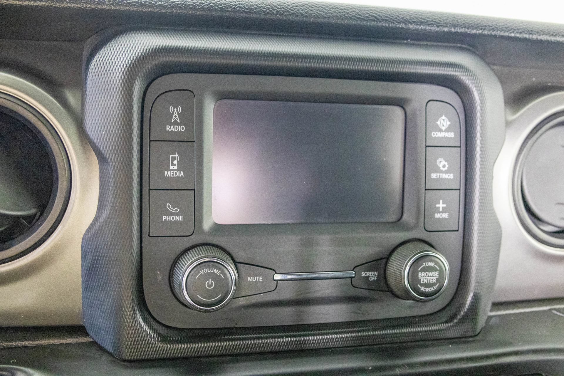 Used 2018 Jeep Wrangler Unlimited Sport AWD/4WD image 25