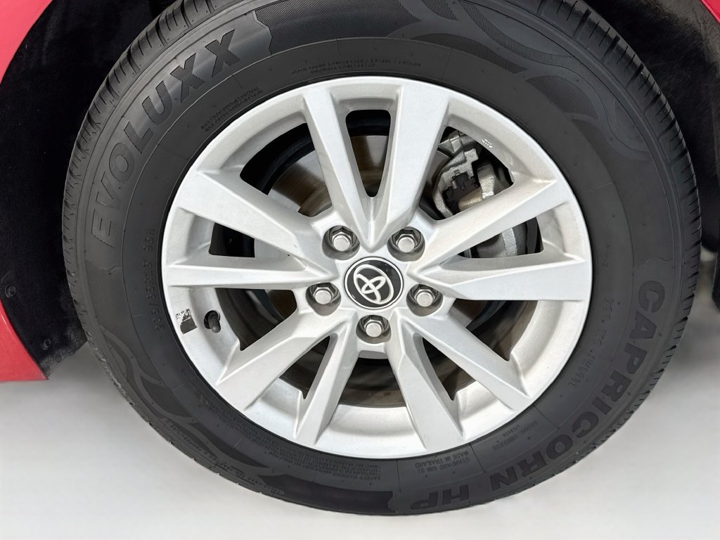 Used 2025 Toyota Camry LE FWD image 31