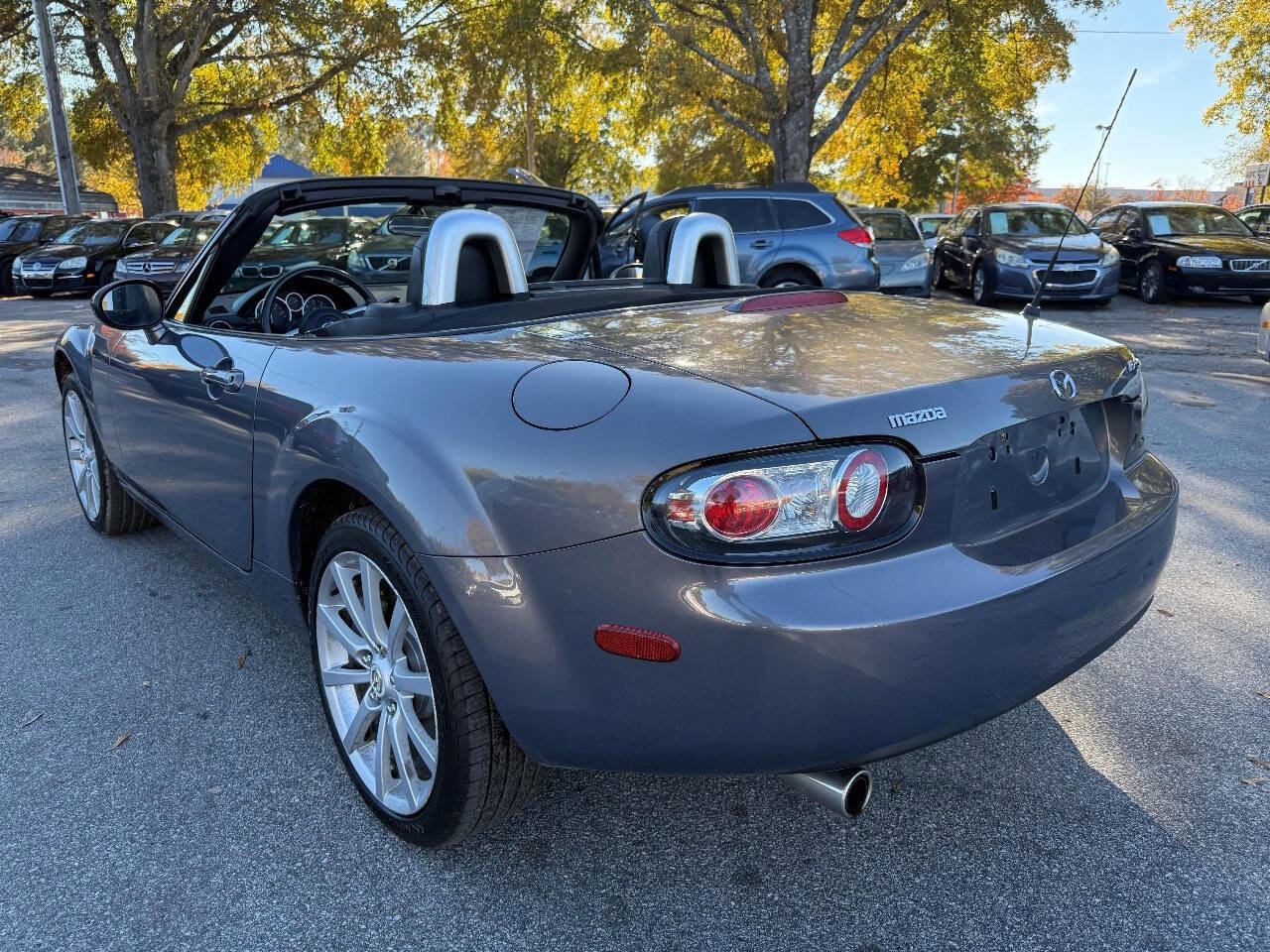 Used 2006 MAZDA MX-5 Miata Grand Touring w/ Suspension Pkg image 4