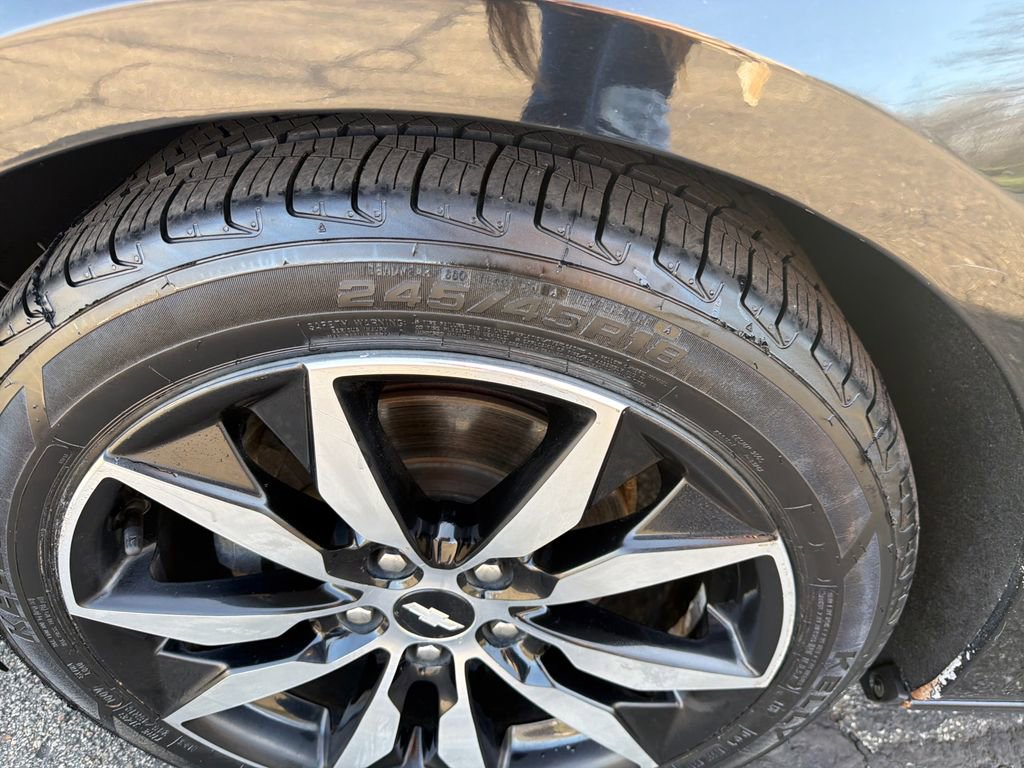 Used 2017 Chevrolet Malibu LT image 36