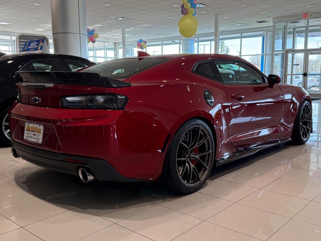 Used 2016 Chevrolet Camaro SS image 2