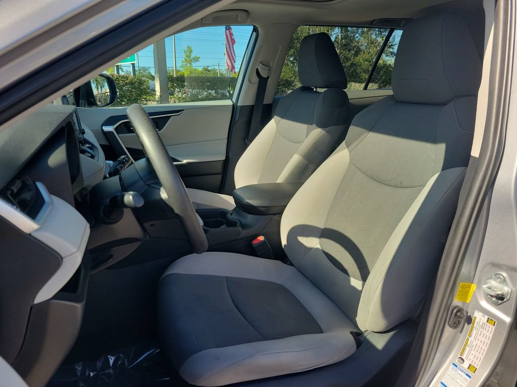 Used 2021 Toyota RAV4 XLE w/ Convenience Package AWD/4WD image 16