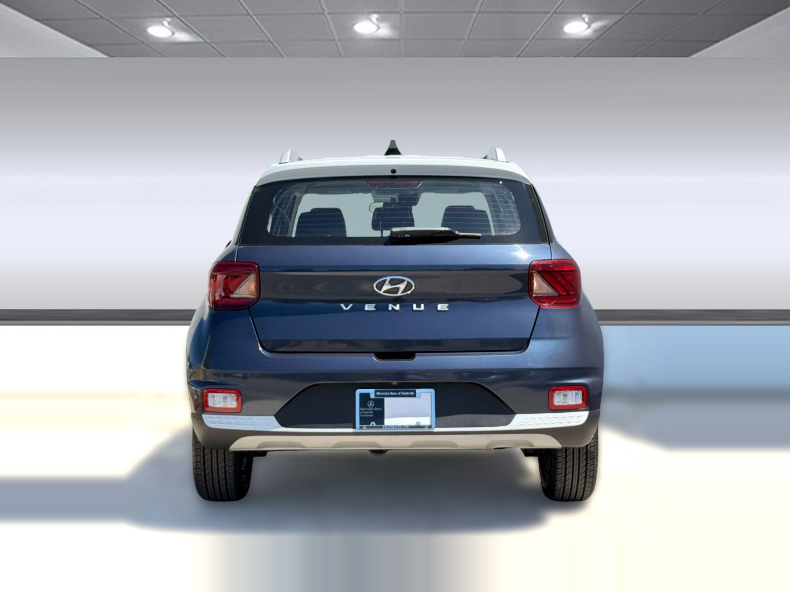 Used 2022 Hyundai Venue Limited FWD image 10