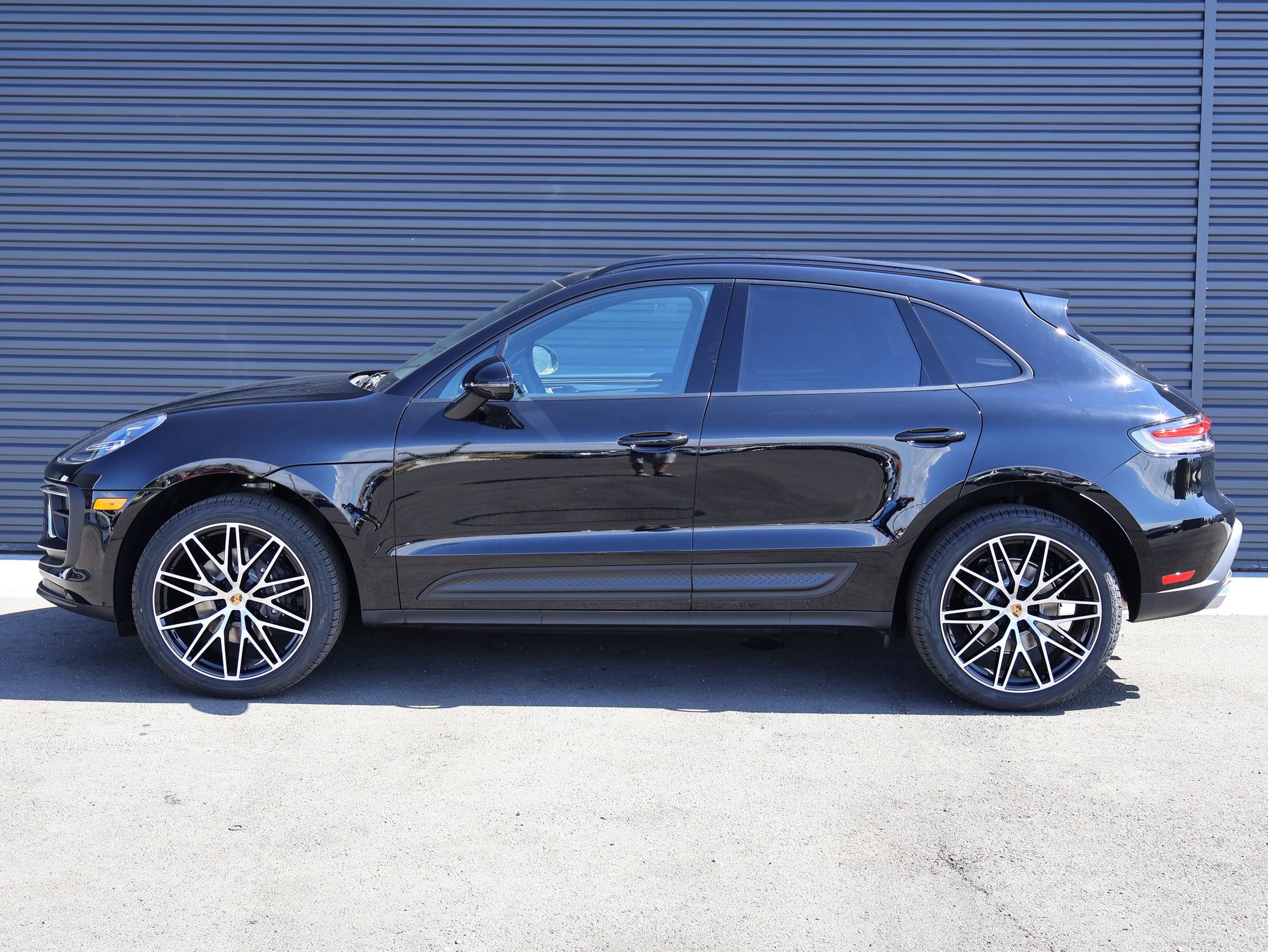 New 2026 Porsche Macan AWD/4WD image 2