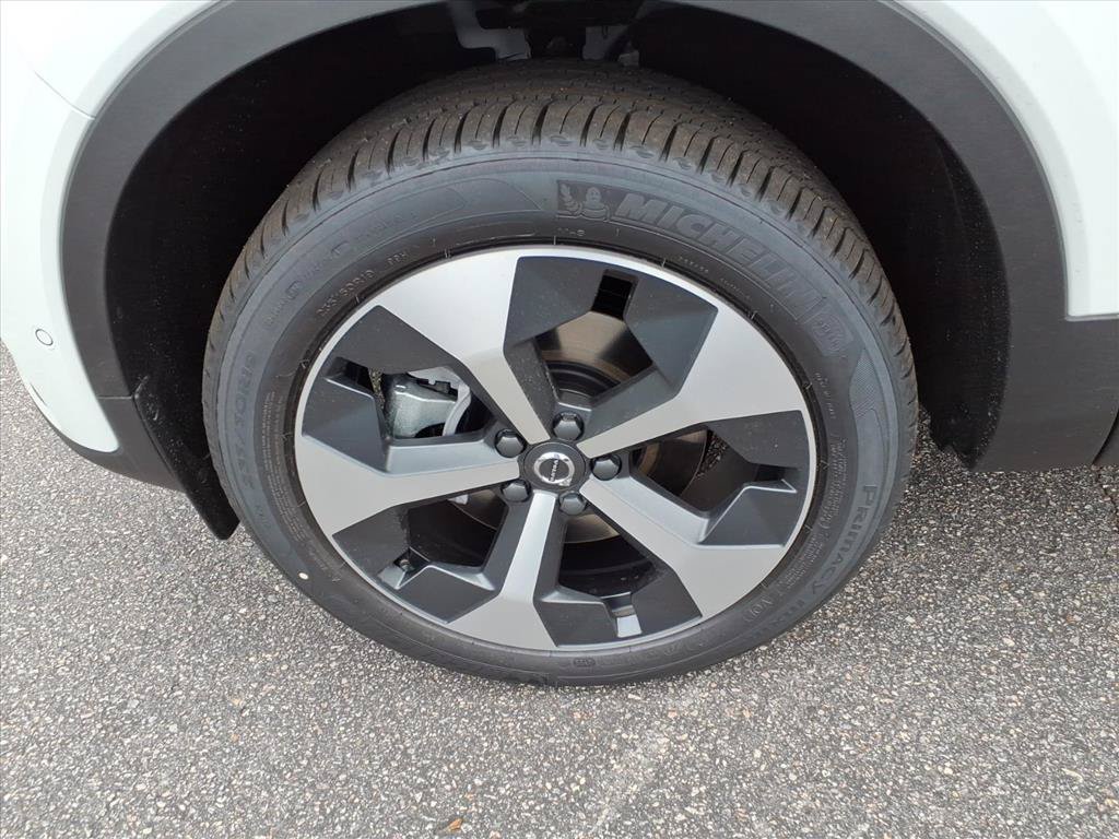 New 2026 Volvo XC40 B5 Plus w/ Protection Package Premier AWD/4WD image 12