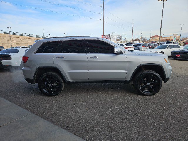 Used 2012 Jeep Grand Cherokee Limited w/ Luxury Group II image 6