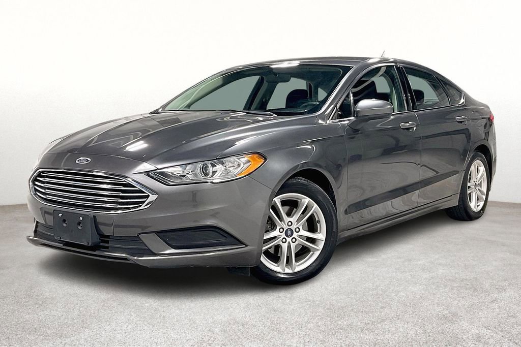 Used 2018 Ford Fusion SE w/ Fusion SE Technology Package image 14