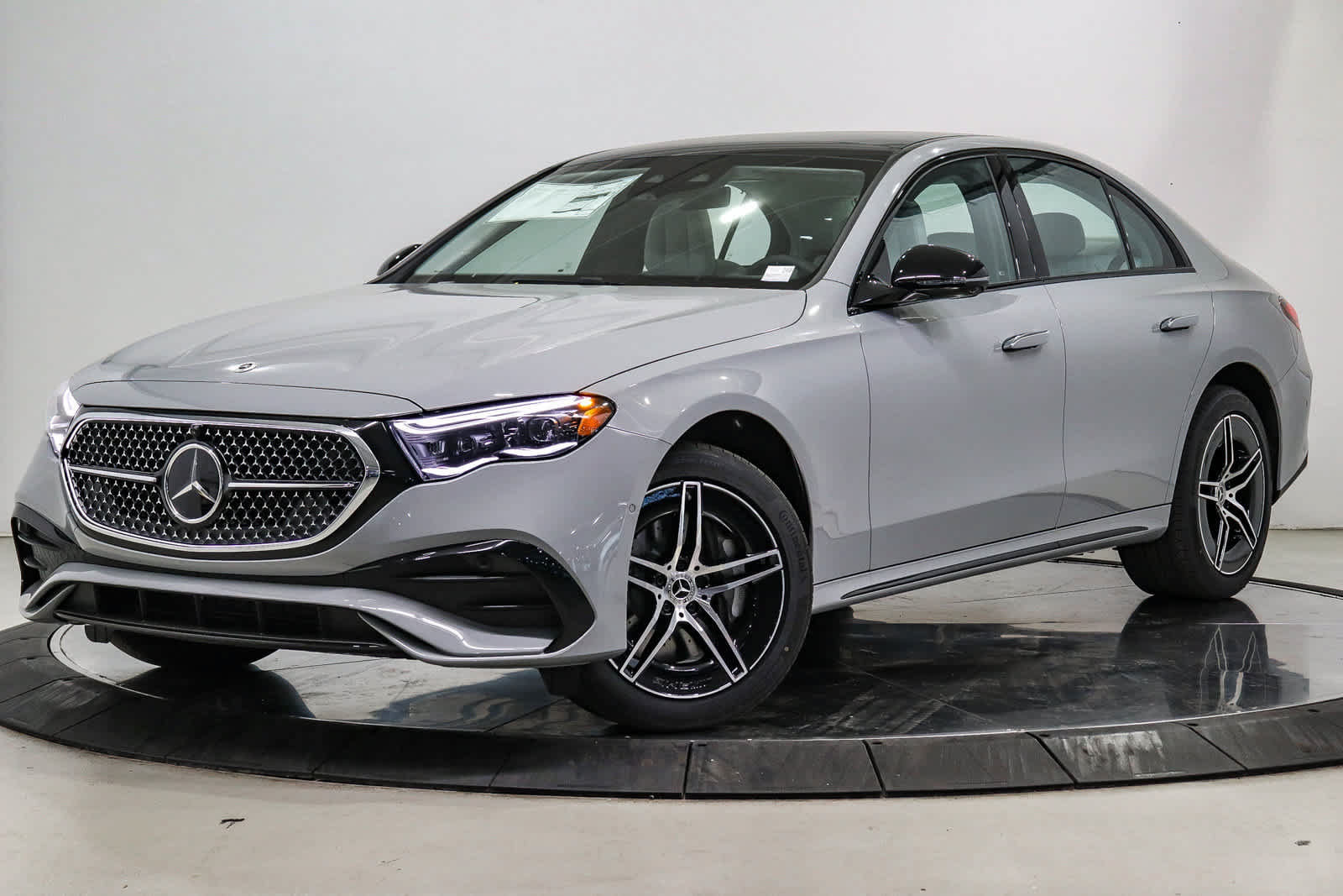 New 2026 Mercedes-Benz E 450 4MATIC Sedan image 1