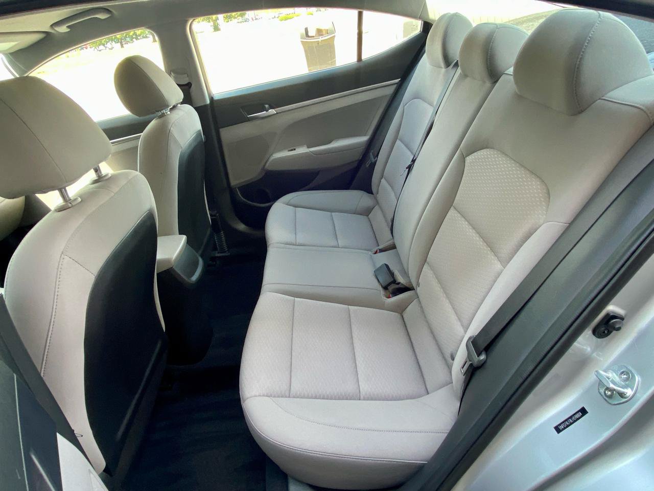 Used 2020 Hyundai Elantra SE FWD image 23