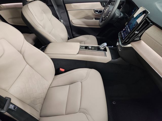 New 2026 Volvo XC90 B6 Plus w/ Protection Package Premier AWD/4WD image 3