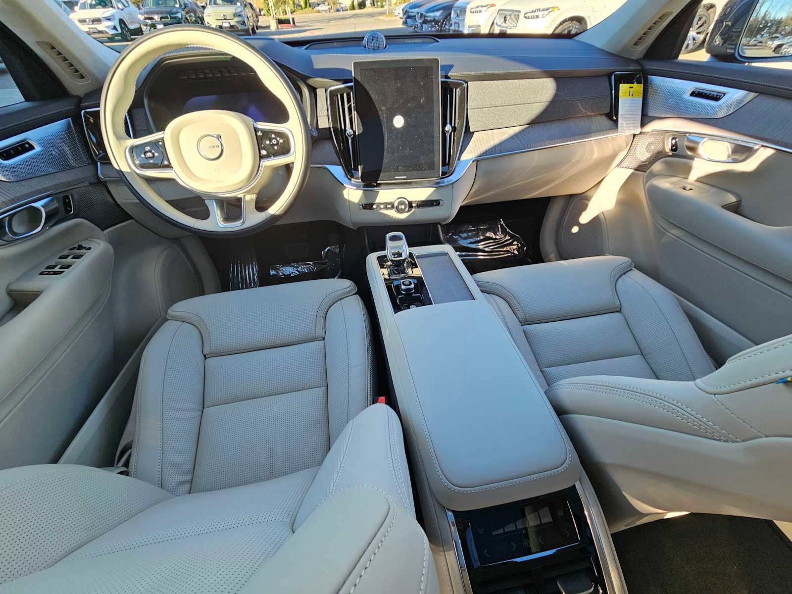 New 2025 Volvo XC90 B6 Ultra image 20