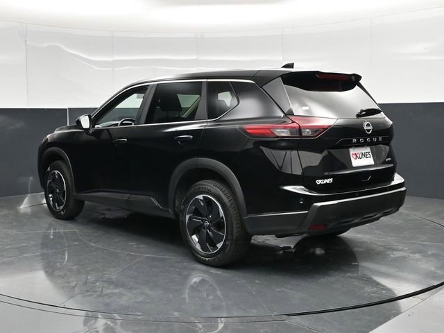 Used 2025 Nissan Rogue SV AWD/4WD image 10