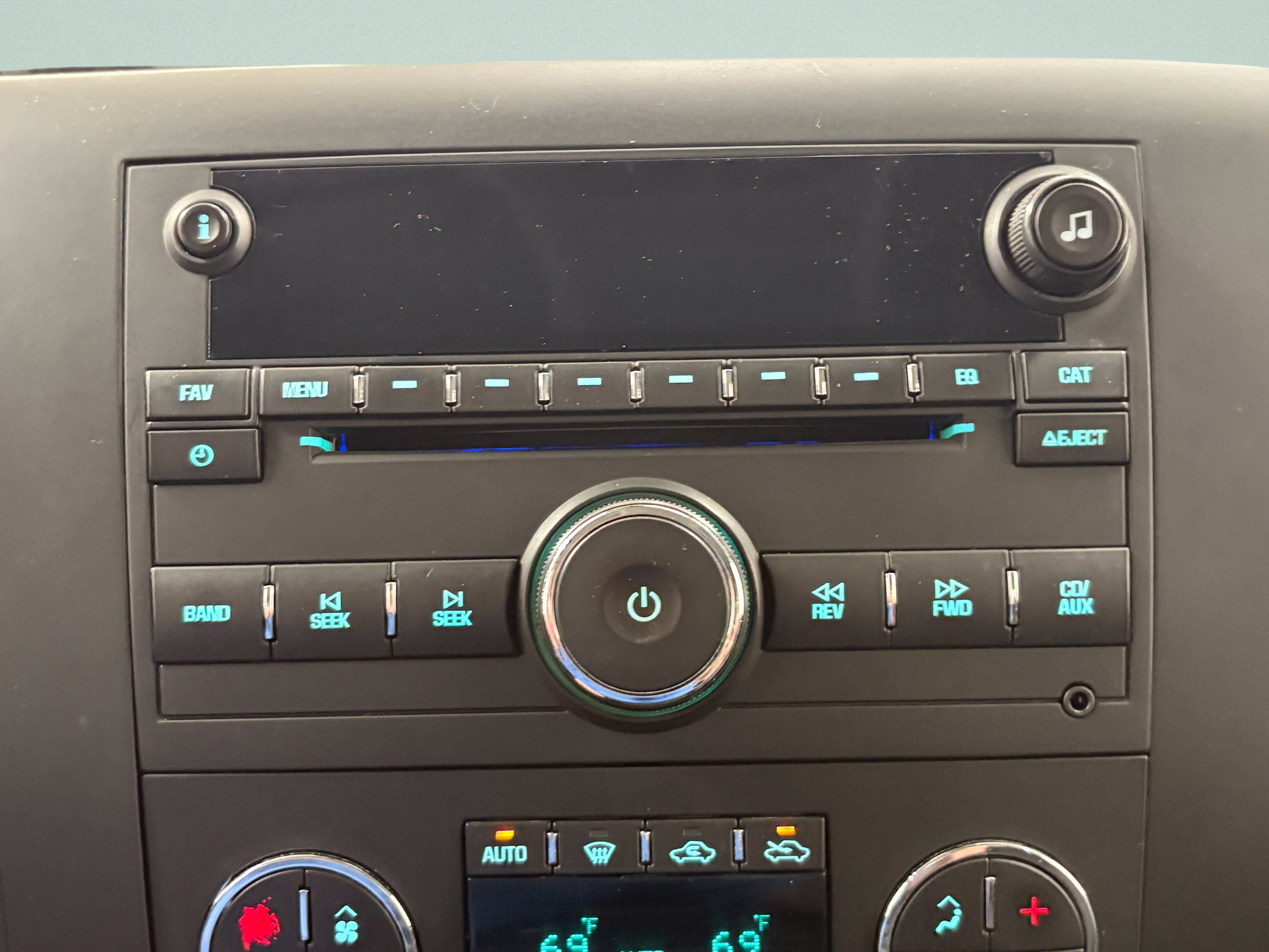 Used 2010 GMC Sierra 1500 SLE w/ Power Pack Plus AWD/4WD image 15