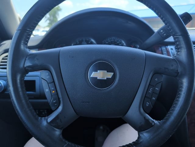 Used 2010 Chevrolet Avalanche LT RWD image 15
