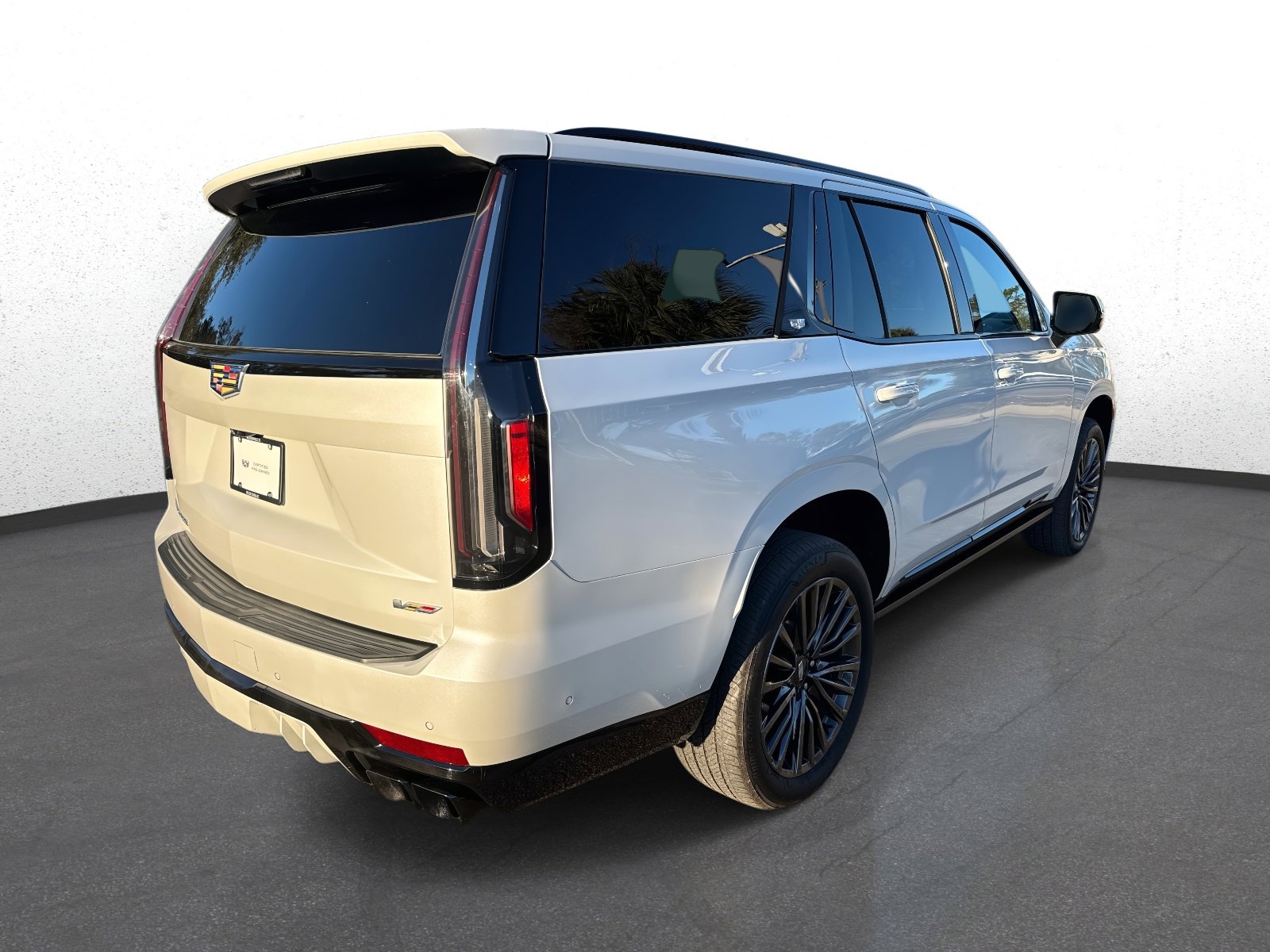 Used 2024 Cadillac Escalade V image 3