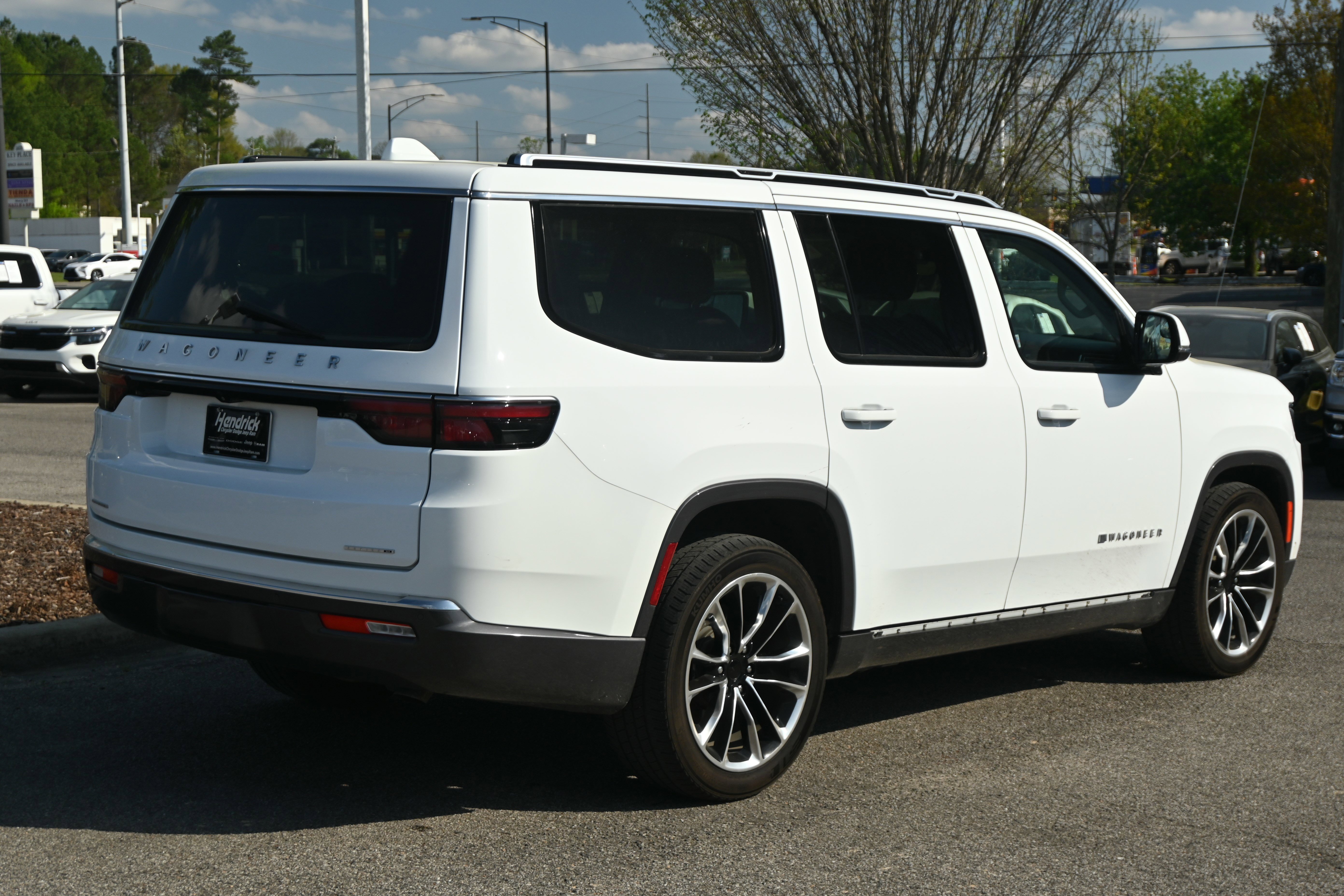 Used 2022 Jeep Wagoneer Series III w/ Premium Group I image 15
