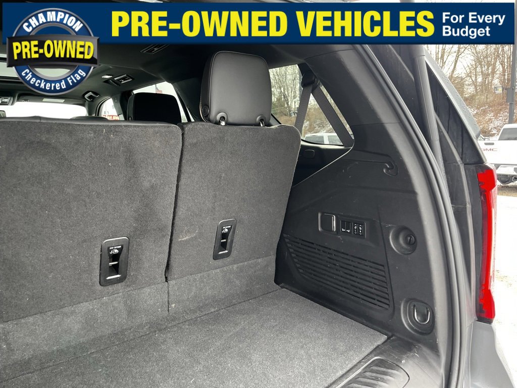 Used 2022 GMC Yukon SLT w/ SLT Premium Package image 14