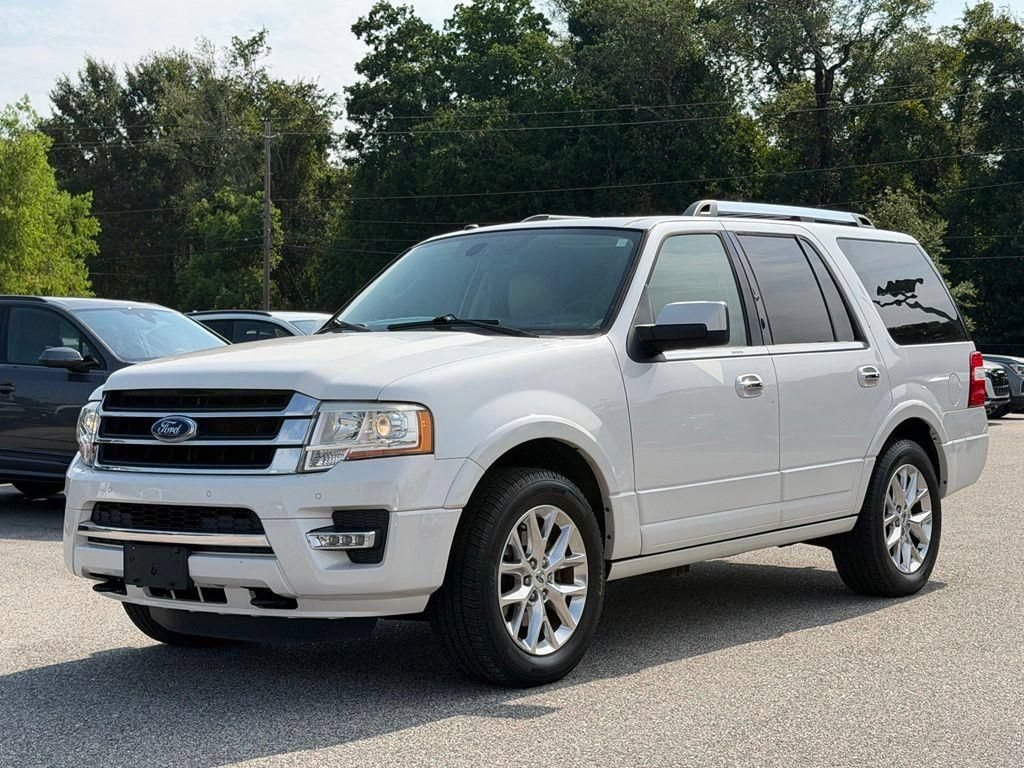 Used 2017 Ford Expedition Limited w/ Equipment Group 301A AWD/4WD image 8