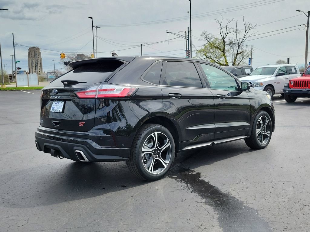 Certified 2022 Ford Edge ST w/ Equipment Group 401A AWD/4WD image 3