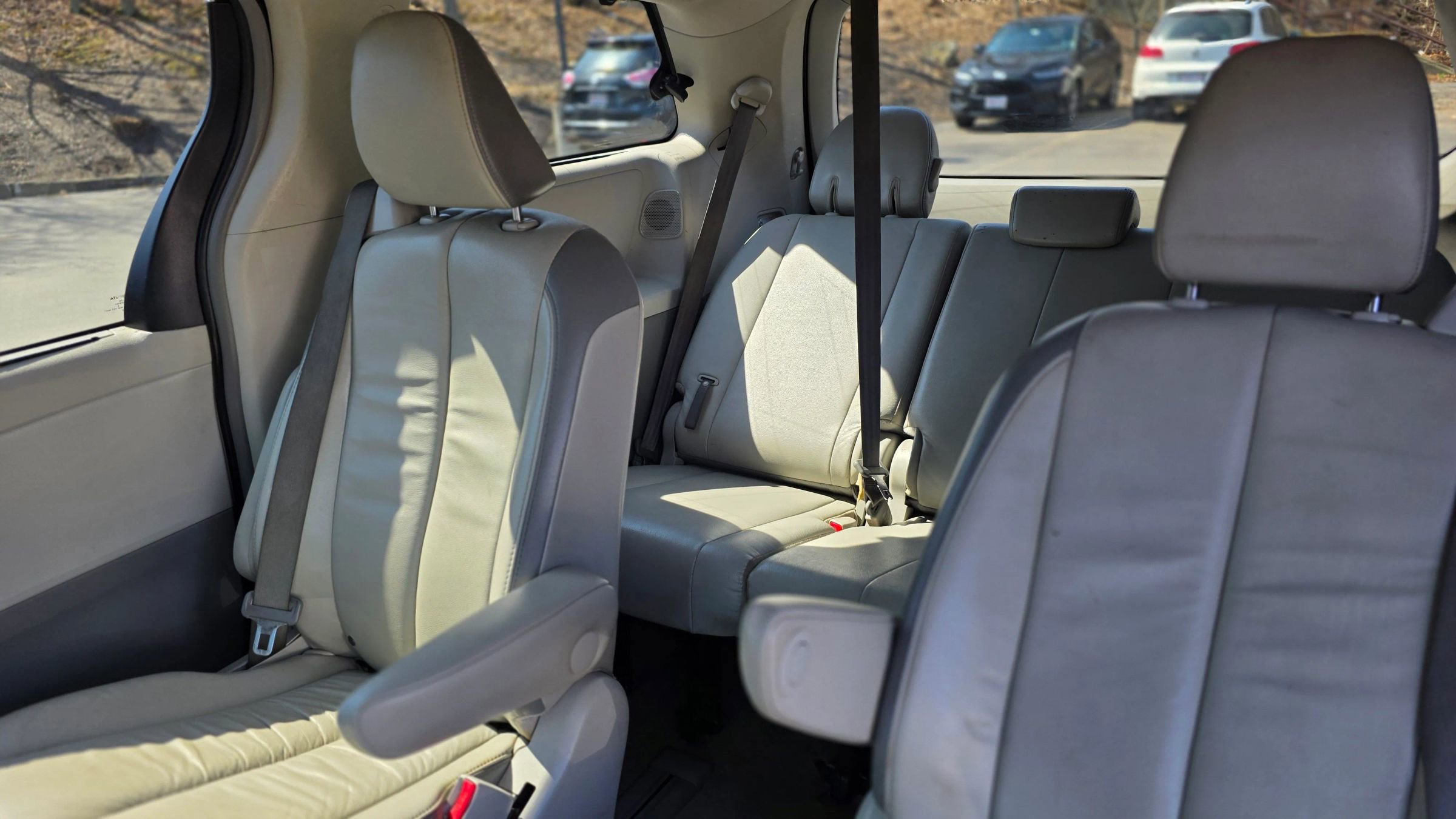 Used 2013 Toyota Sienna Limited w/ Premium Pkg AWD/4WD image 12