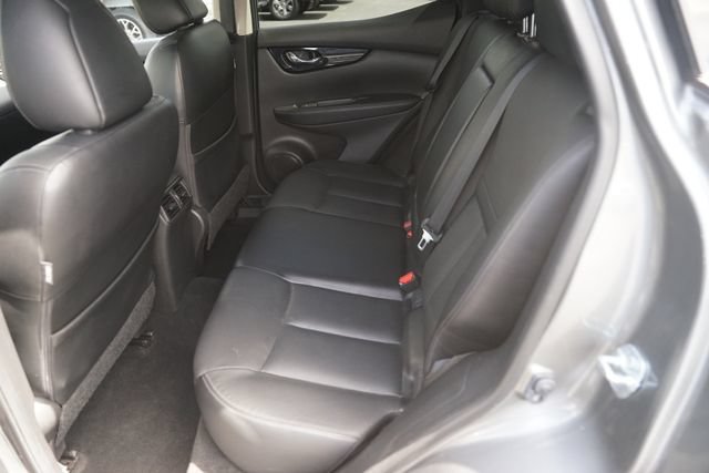 Used 2018 Nissan Rogue Sport SL w/ SL Premium Package FWD image 13