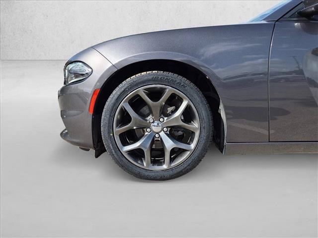 Used 2015 Dodge Charger SXT RWD image 9