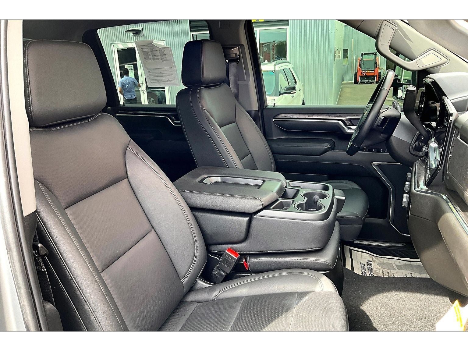 Used 2025 Chevrolet Silverado 3500 LTZ AWD/4WD image 8