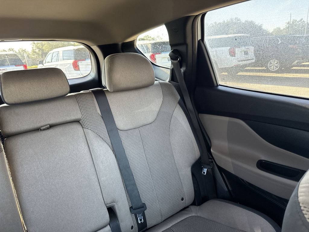 Used 2020 Hyundai Santa Fe SE w/ Cargo Package image 14