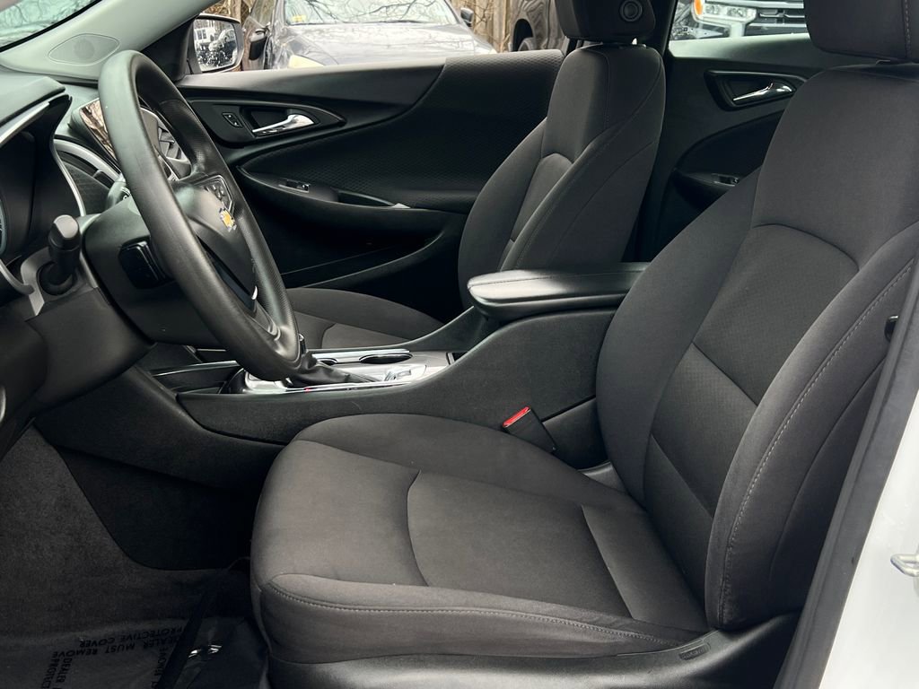 Used 2023 Chevrolet Malibu LT image 18