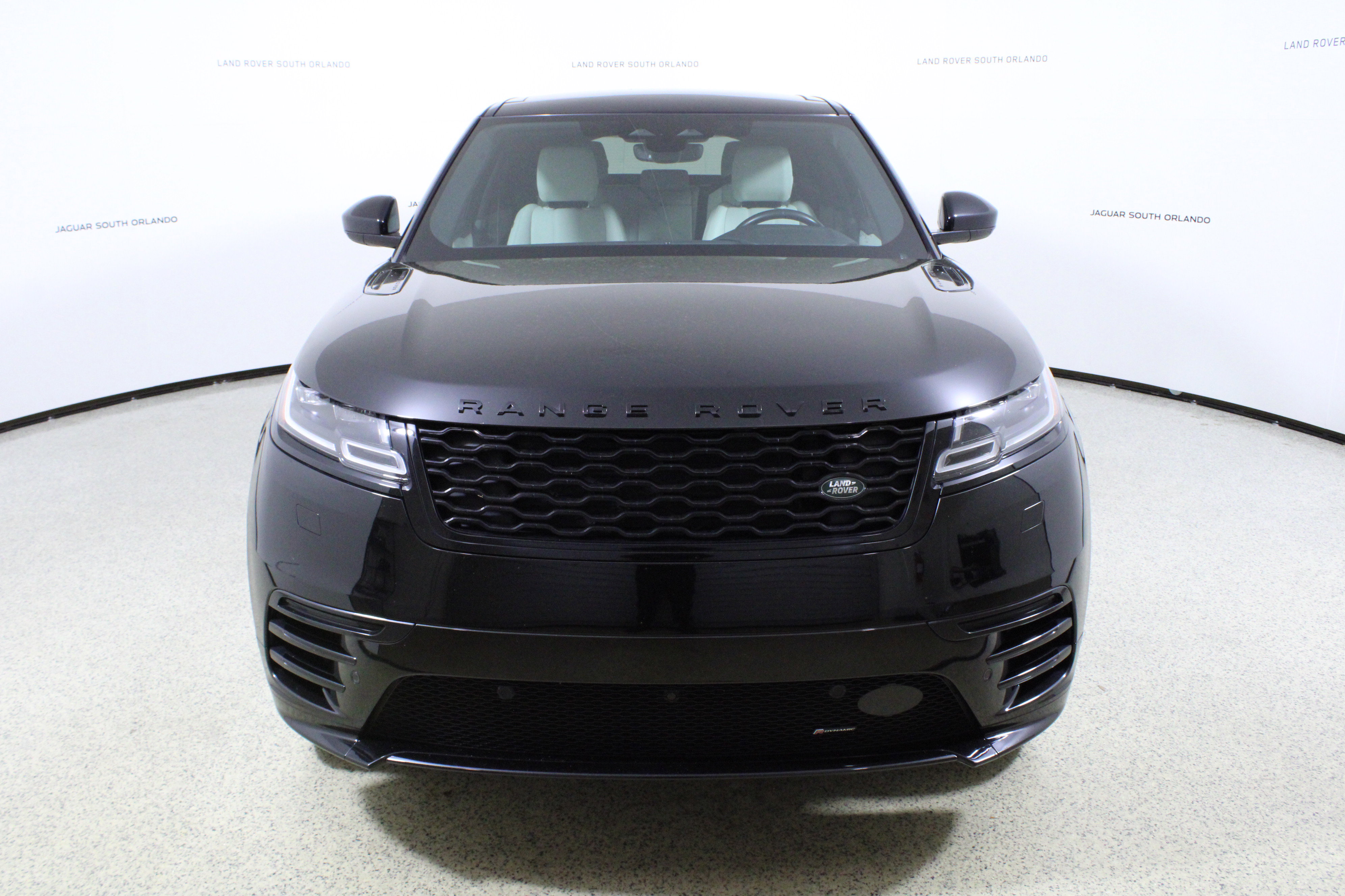 Used 2023 Land Rover Range Rover Velar R-Dynamic S image 2