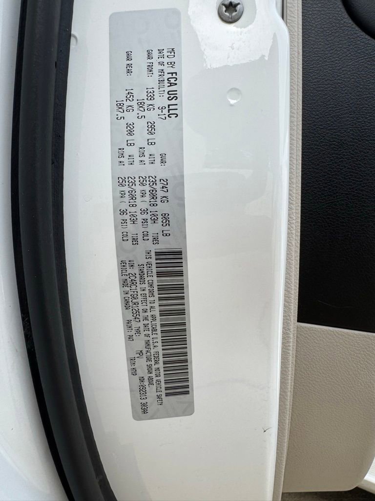Used 2018 Chrysler Pacifica Touring Plus w/ Tire & Wheel Group FWD image 23