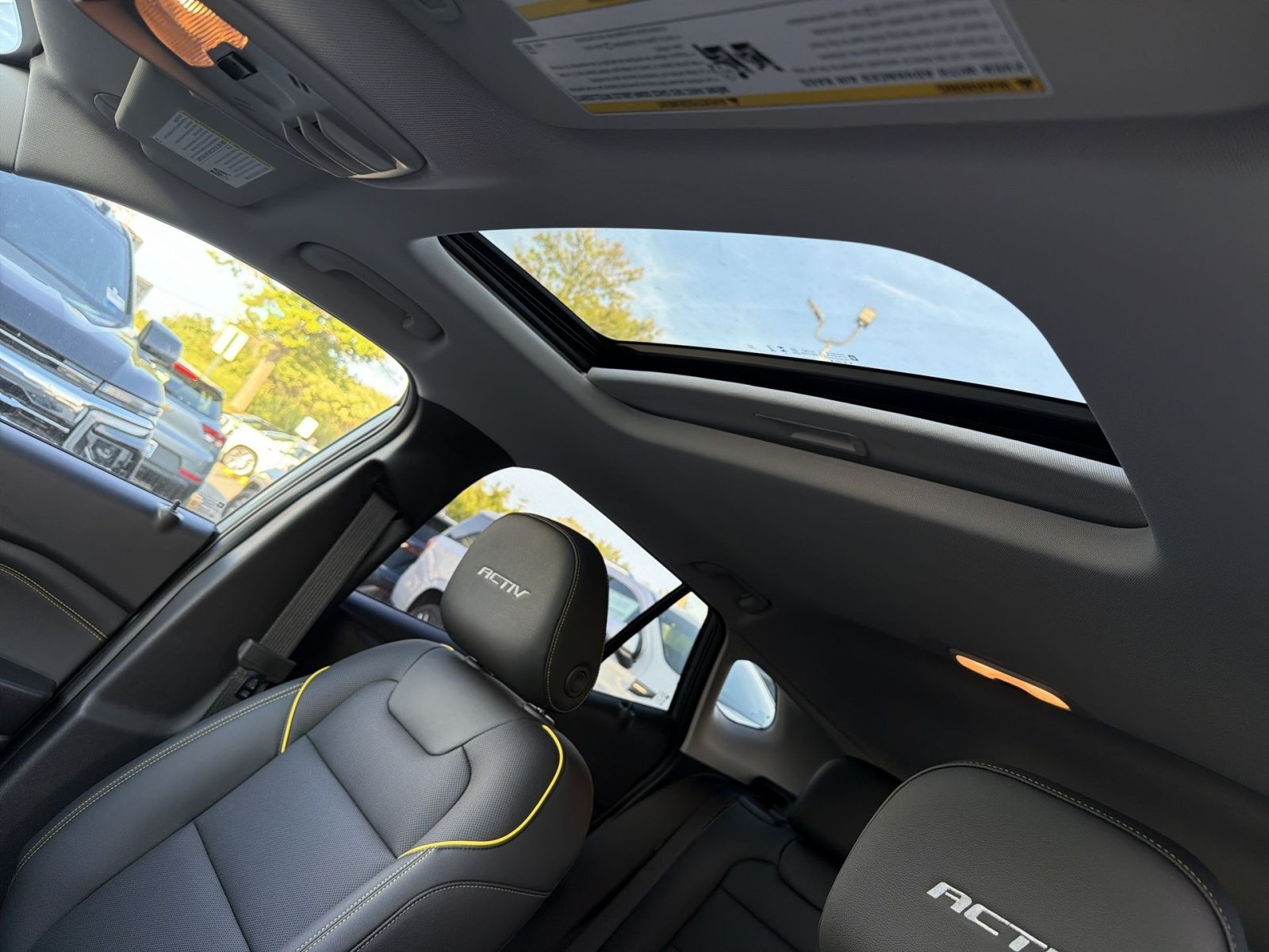 New 2026 Chevrolet Trax ACTIV w/ Sunroof Package FWD image 24