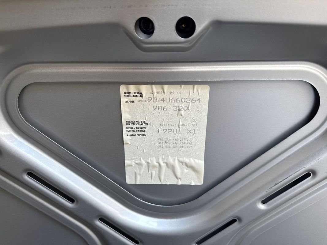 Used 2004 Porsche Boxster S image 17