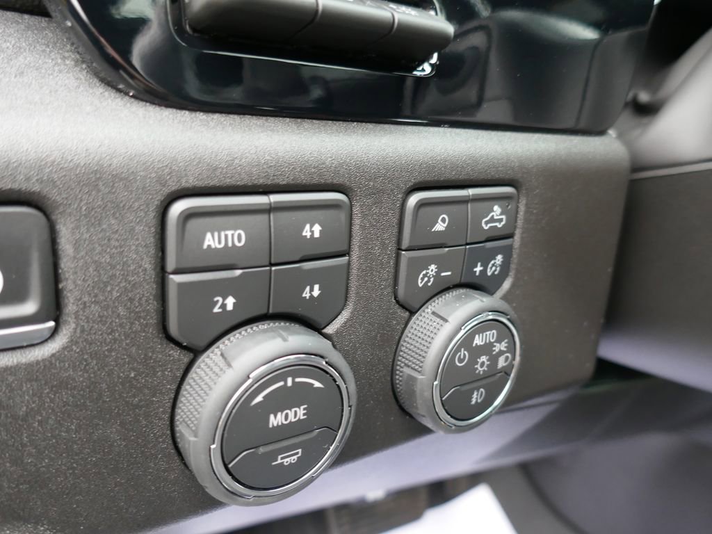 Certified 2026 Chevrolet Silverado 1500 High Country w/ Technology Package AWD/4WD image 26