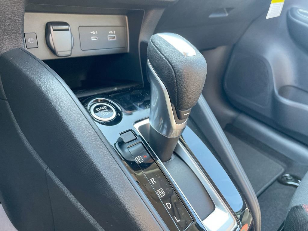 Used 2025 Nissan Versa SR w/ Trunk Package image 27