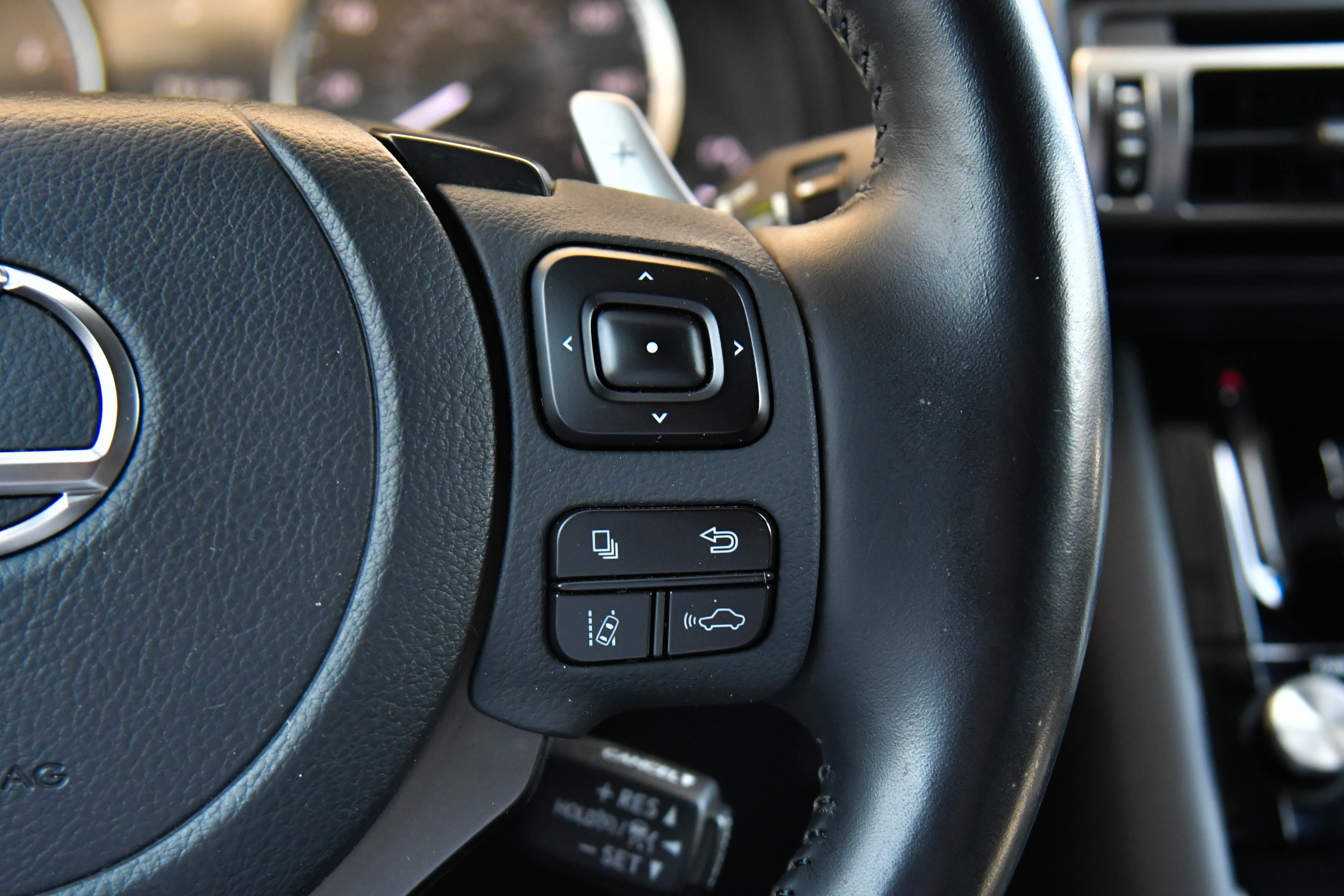 Used 2021 Lexus IS 300 w/ Comfort Package RWD image 31