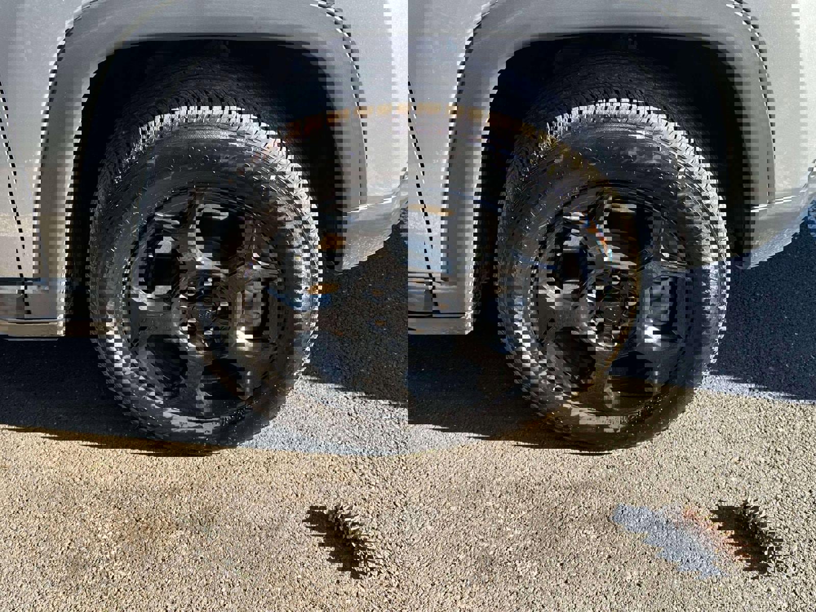 Used 2023 Jeep Compass Trailhawk image 6