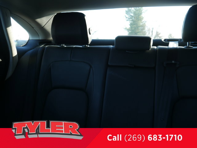 Used 2017 Jaguar XF Premium AWD/4WD image 35